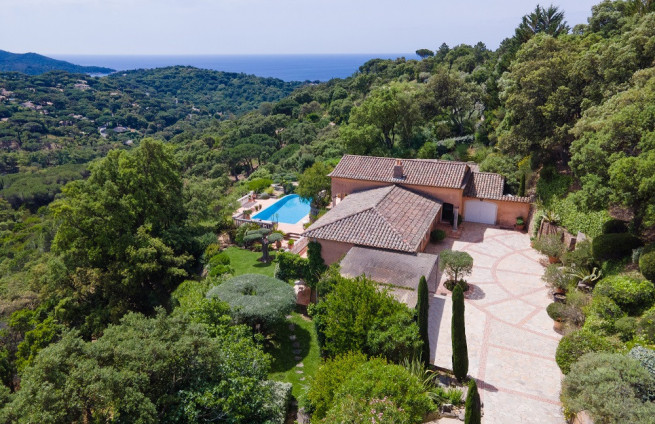 property-unbeatable-sea-view-infinity-pool-gigaro