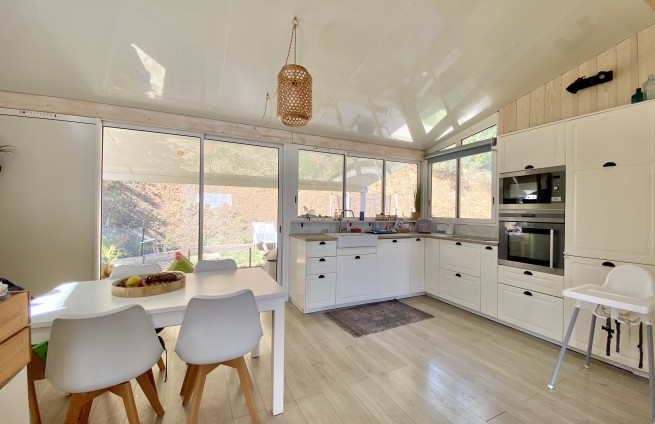 second-living-room-open-plan-equipped-kitchen-dining-room