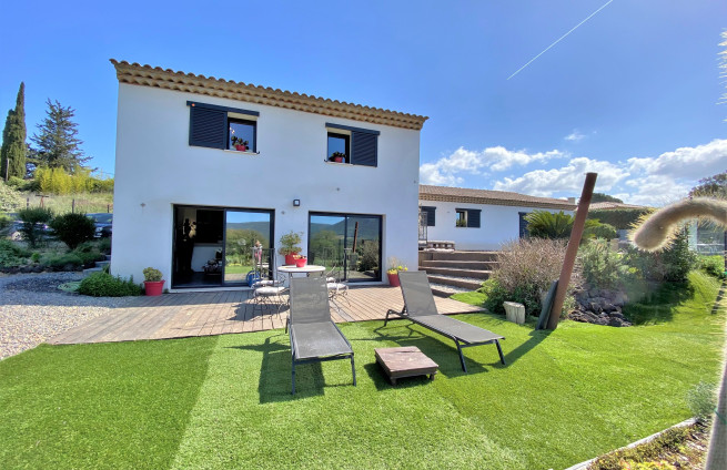 villa-contemporaine-a-vendre-plan-de-la-tour-var