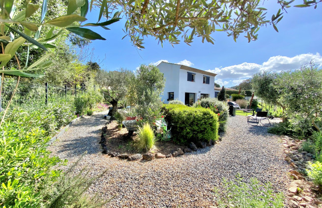 propriete-haut-de-gamme-terrain-1000m2-plan-de-la-tour