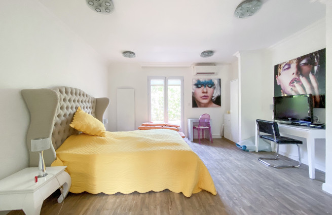Slaapkamersuite met eigen badkamer, begane grond, Grimaud