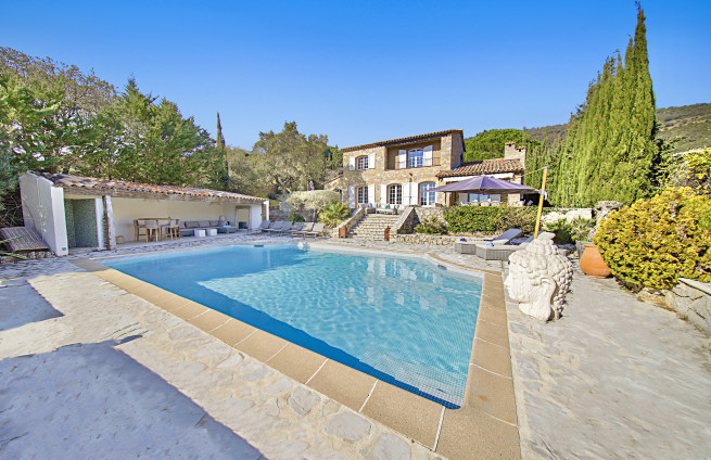 villa-pierre-vue-mer-grimaud-beauvallon-bartole