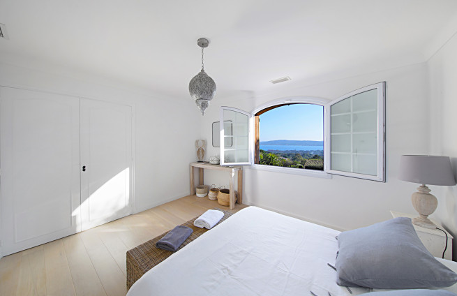 Luxe villa met 5 slaapkamers en uitzicht op zee in Grimaud