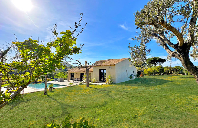 charming, authentic, modern villa in Sainte-Maxime