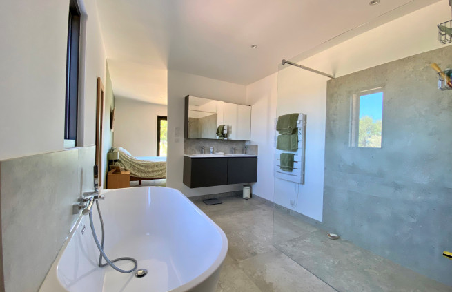 villa-la-croisette-4-chambres-salles-de-bain-douches
