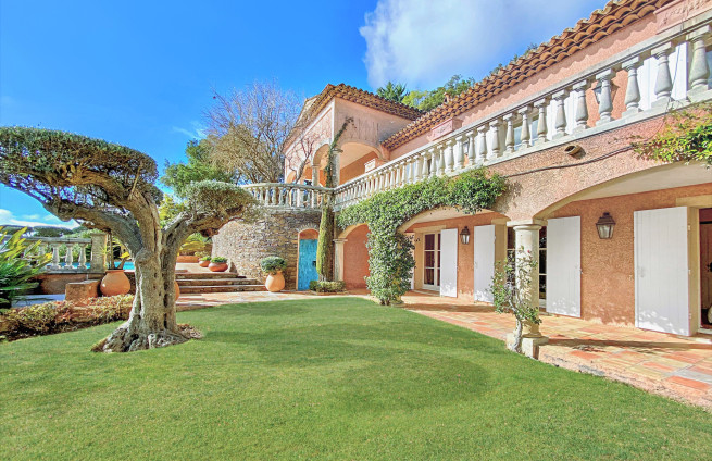 Een Provençaalse villa met zeezicht kopen in La Croix-Valmer.