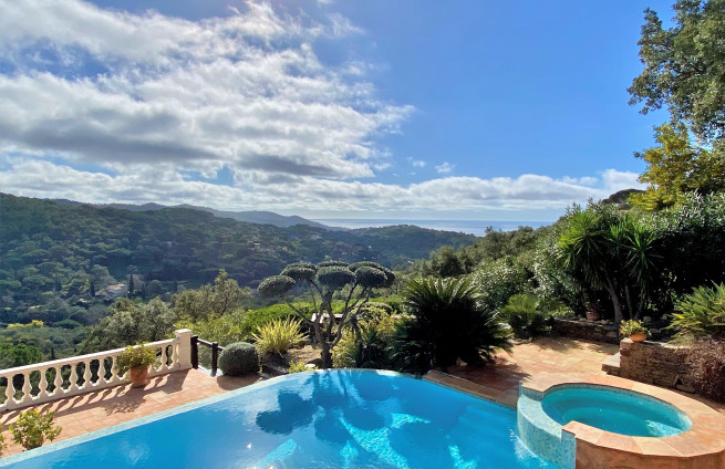 infinity-pool-sea-view-la-croix-valmer