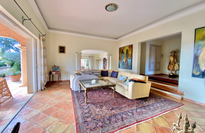 woonkamer - Provence - erkers - open haard - Villa Gigaro