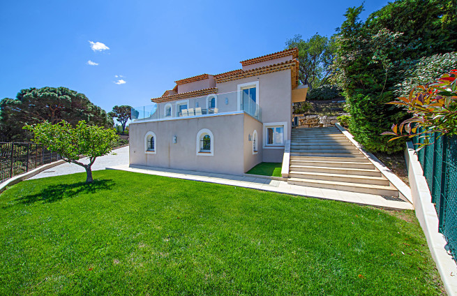gevel-villa-beauvallon-bartole-grimaud-onroerend goed