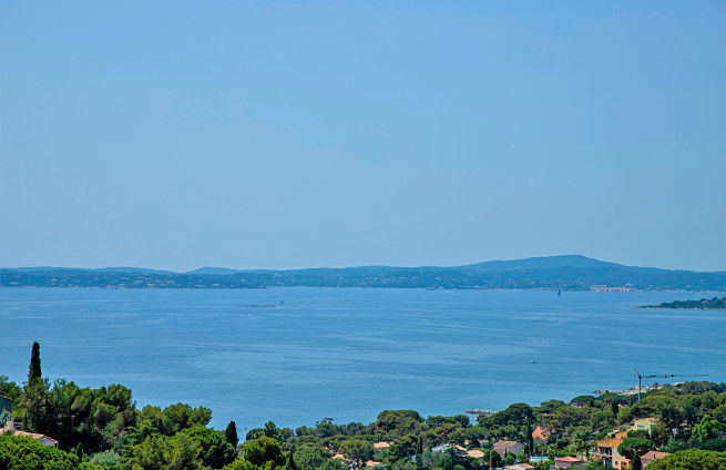 180-degree sea panorama of Saint-Tropez and Issambres