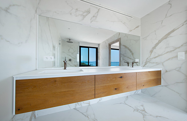 designer bathroom facing the sea on the French Riviera in Issambres