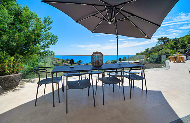 terrace-sea-view-180-degrees-issambres-cote-d-azur