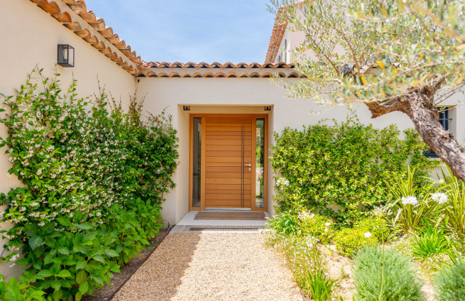 Charmante villa met tuiningang nabij het dorp Grimaud