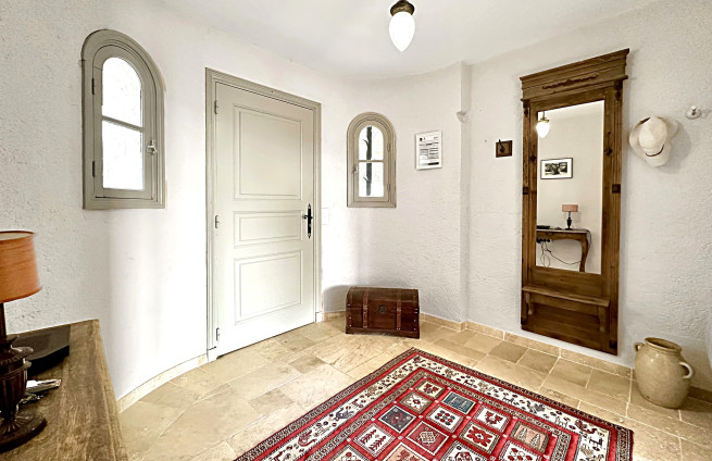entreehal - villa - Grimaud-toren