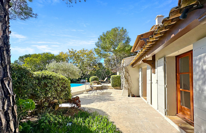 Mediterranean garden terrace - Villa Grimaud - Village