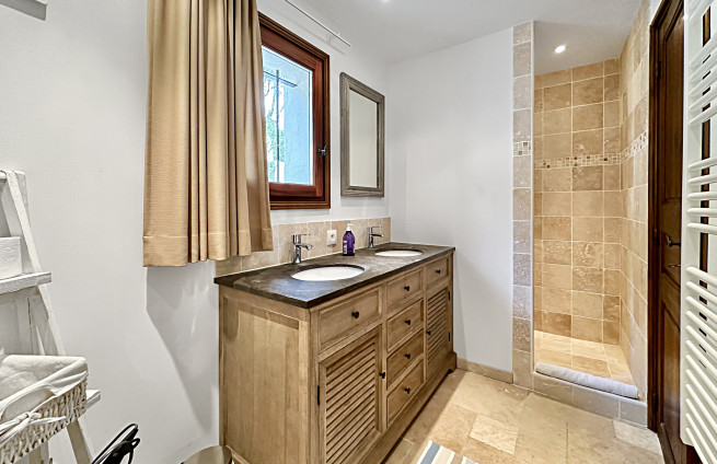 salle-de-douche-design-maison-grimaud