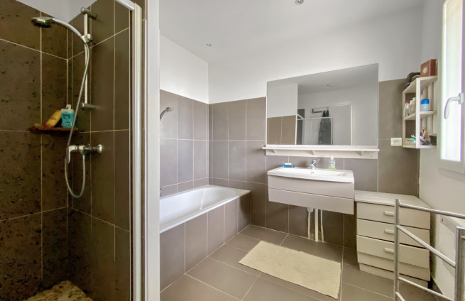 suite-parentale-baignoire-vue-mer