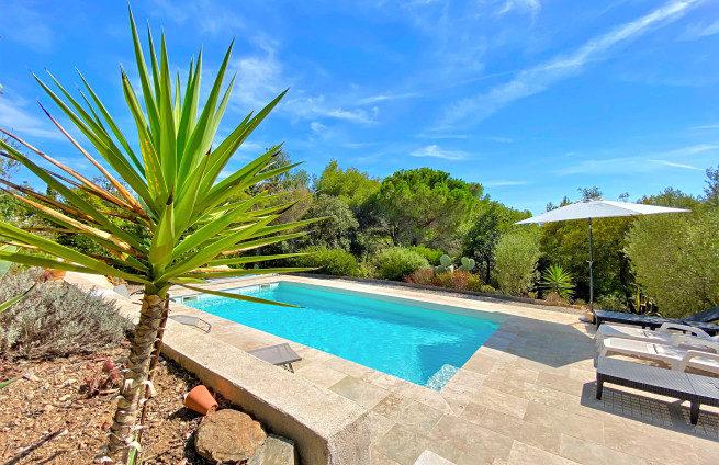 relaxation-pool-villa-for-sale-french-coast