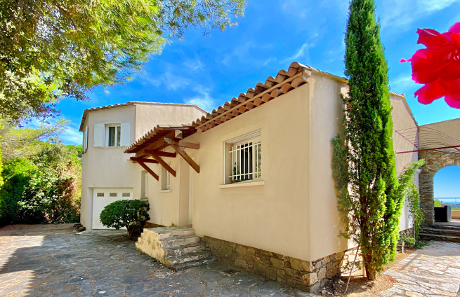 porch-entrance-luxury-villa-la-croix-valmer