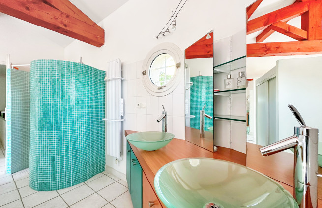 master bedroom with private shower and toilet in a house in Croix-Valmer