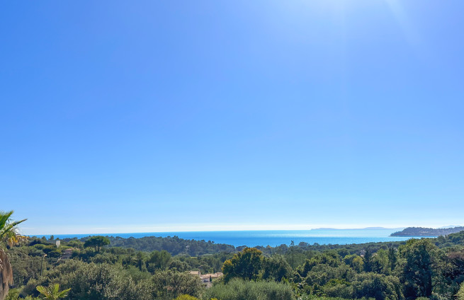 terras-zee-uitzicht-mediterrane-franse-kust