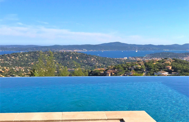 Panoramisch uitzicht op zee, woning in Sainte-Maxime