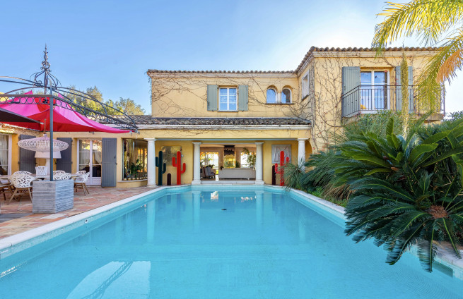 Heated pool luxury villa Gigaro