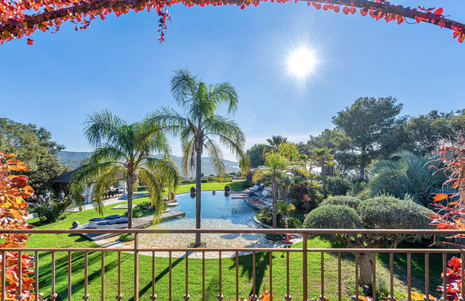 Luxury villa terrace in Gigaro with panoramic sea view