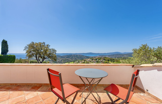 villa-standing-vue-mer-sans-vis-a-vis-domaine-golf