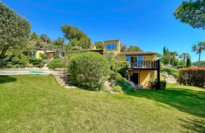 maison-de-charme-la-croix-valmer-vue-mer