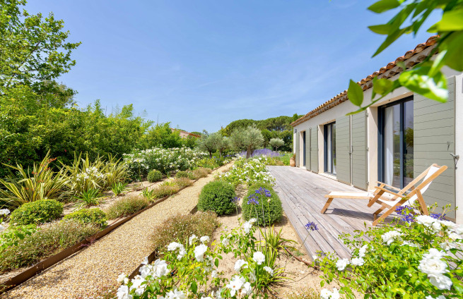 provence-jardin-fleur-été-jardin-paysager-grimaud