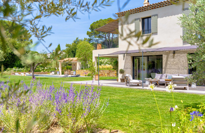 jardin-sud-piscine-cote-d-azur-immobilier-grimaud