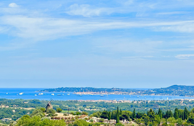 Panoramic sea view of the Gulf of Saint-Tropez
