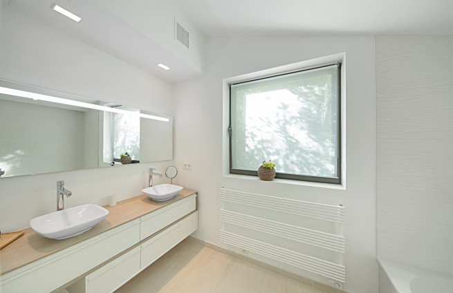 Luxury suite with private bath and terrace in Grimaud