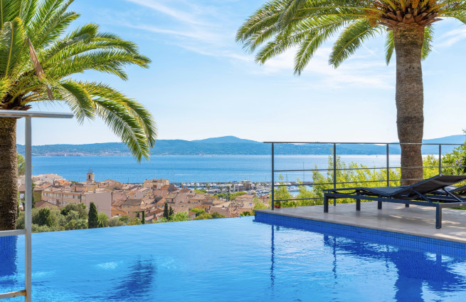 Piscine-à-débordement-chauffée-villa-sémaphore