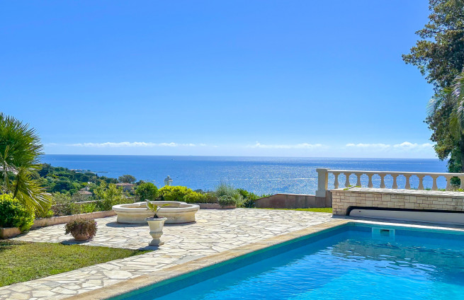 infinity-pool-view-villa-for-sale-sainte-maxime