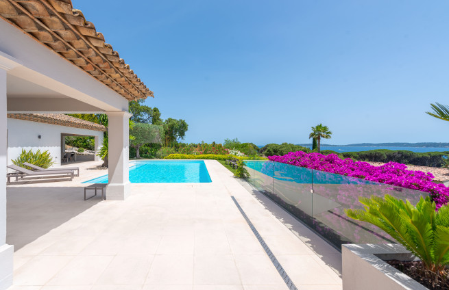 terrasse-vue-mer-piscine-sainte-maxime-immobilier