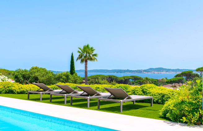 piscine-vue-mer-infinie-sainte-maxime