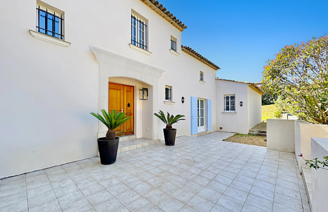 Tweede woning - villa - landgoed Grimaud - met conciërge - zwembad