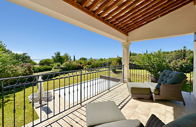 chambre-parentale-grimaud-accès-terrasse-privee