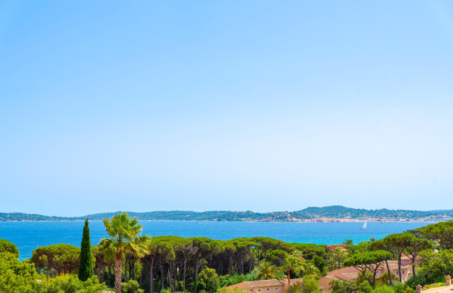 Panoramic sea view of Saint-Tropez villa Sainte-Maxime