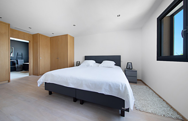 luxe master bedroom suite Sainte-Maxime