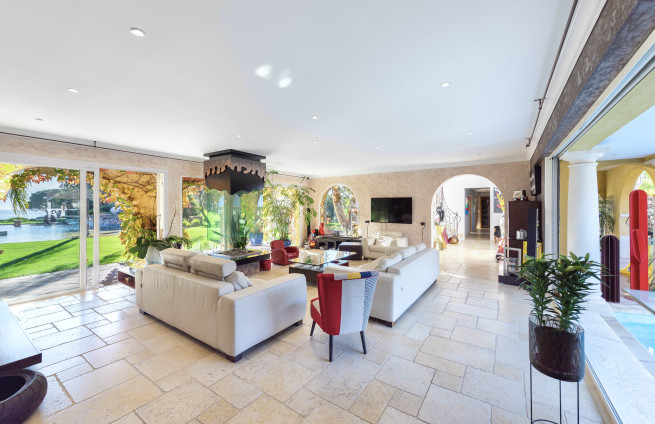living room with sea view and fireplace - villa in La Croix-Valmer