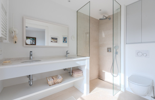 master-suite-bathroom-villa-sainte-maxime