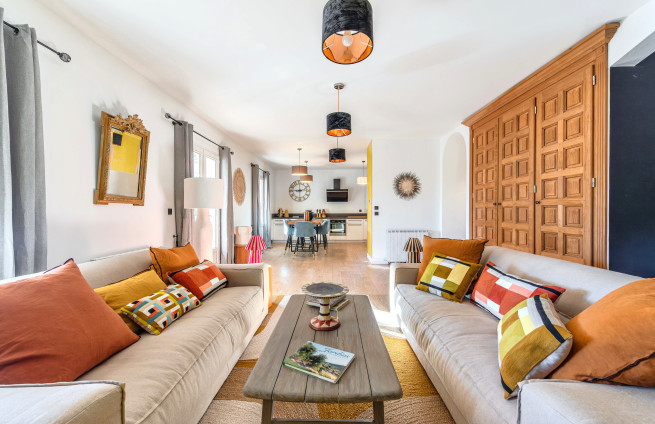 convivial triple-space lounge-sainte-maxime