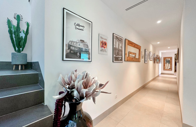 corridor - access to en suite villa