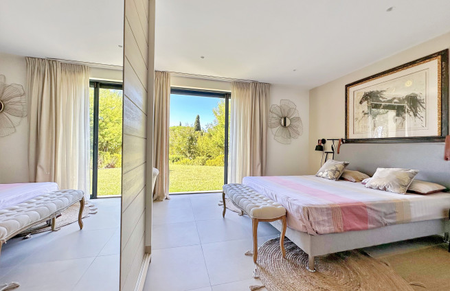 chambre-vue-mer-golfe-saint-tropez-villa-prestige
