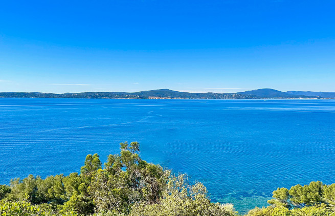 Building plot with panoramic sea view in Sainte-Maxime
