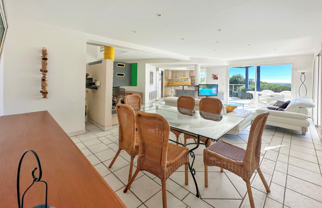 bright dining room - luxury villa