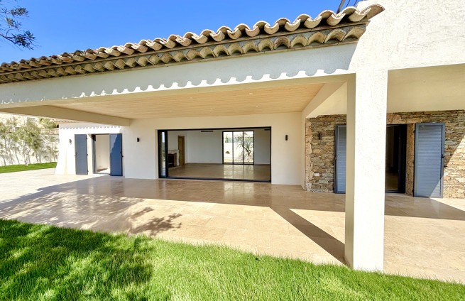 Villa met terras en uitzicht op zee in Sainte-Maxime